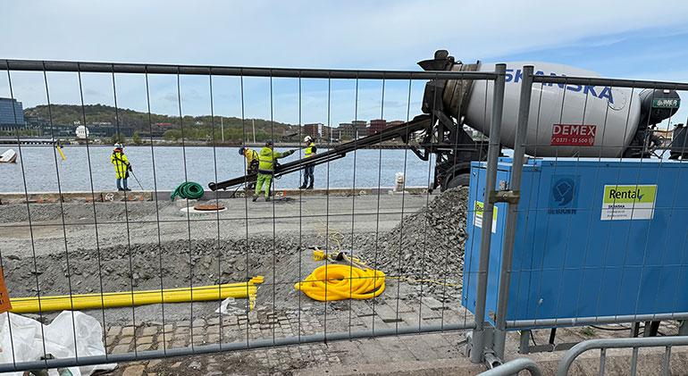 Arbete vid Packhuskajen i Göteborg.