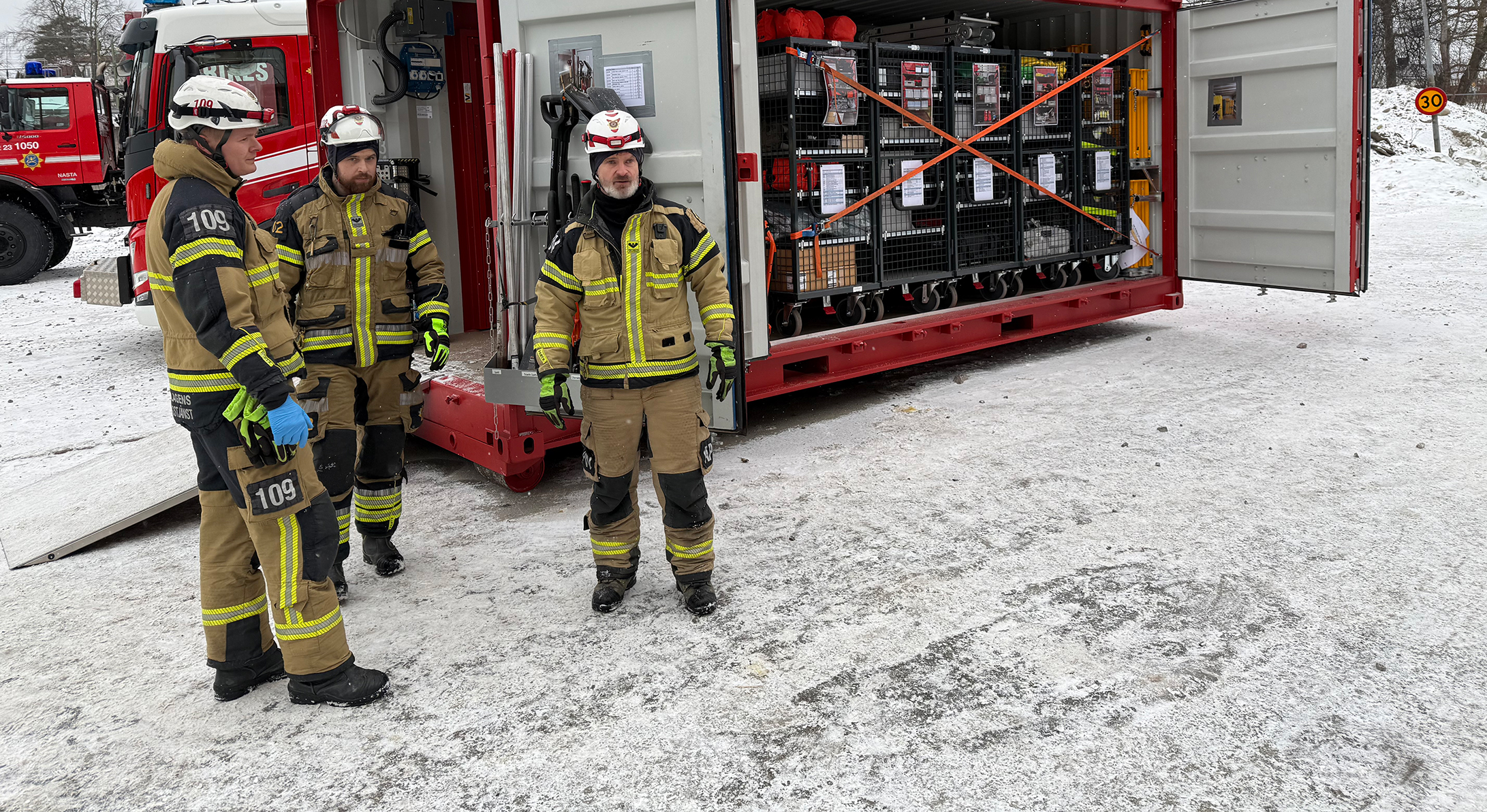 Brandmän vid en RUHB-modul