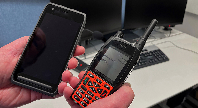 Två kommunikationsenheter