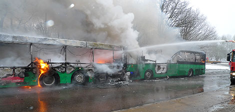 Brinnande bussar